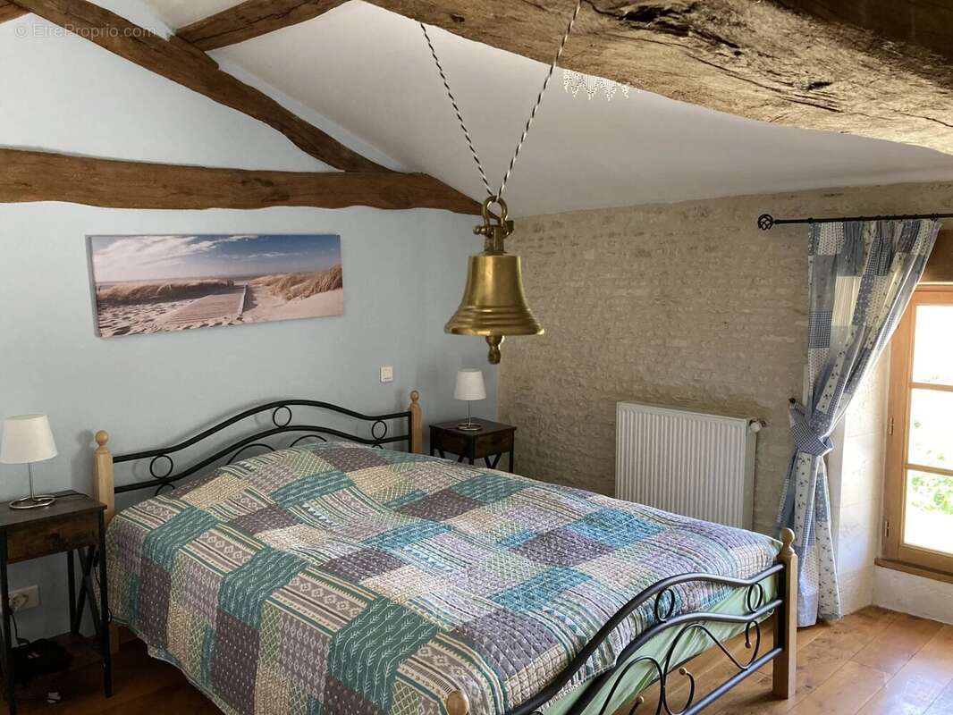 Jolie maison en pierre avec piscine au cœur du village - photo 10