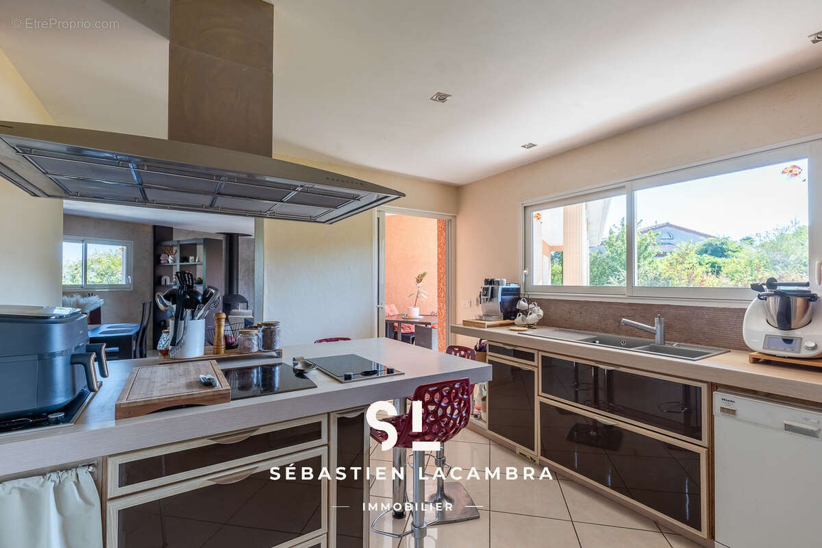 Maison de plain-pied avec piscine, 4 chambres et 3 008 m2 de terrain - photo 15