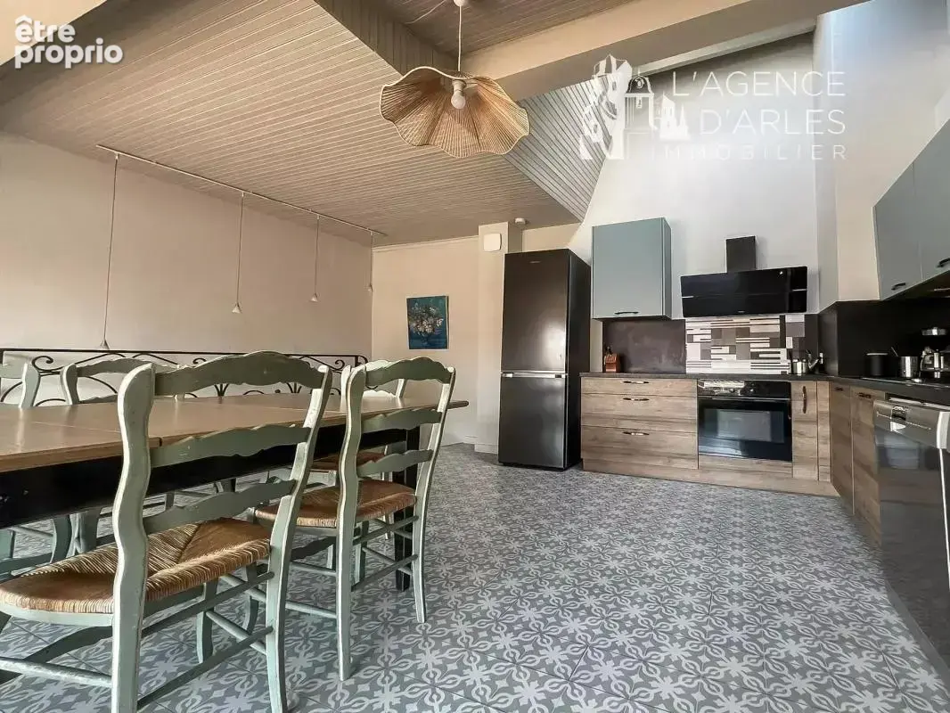 ARLES, proche Portagnel -  Maison arlésienne de caractère avec terrasse – 157 m² - photo 3