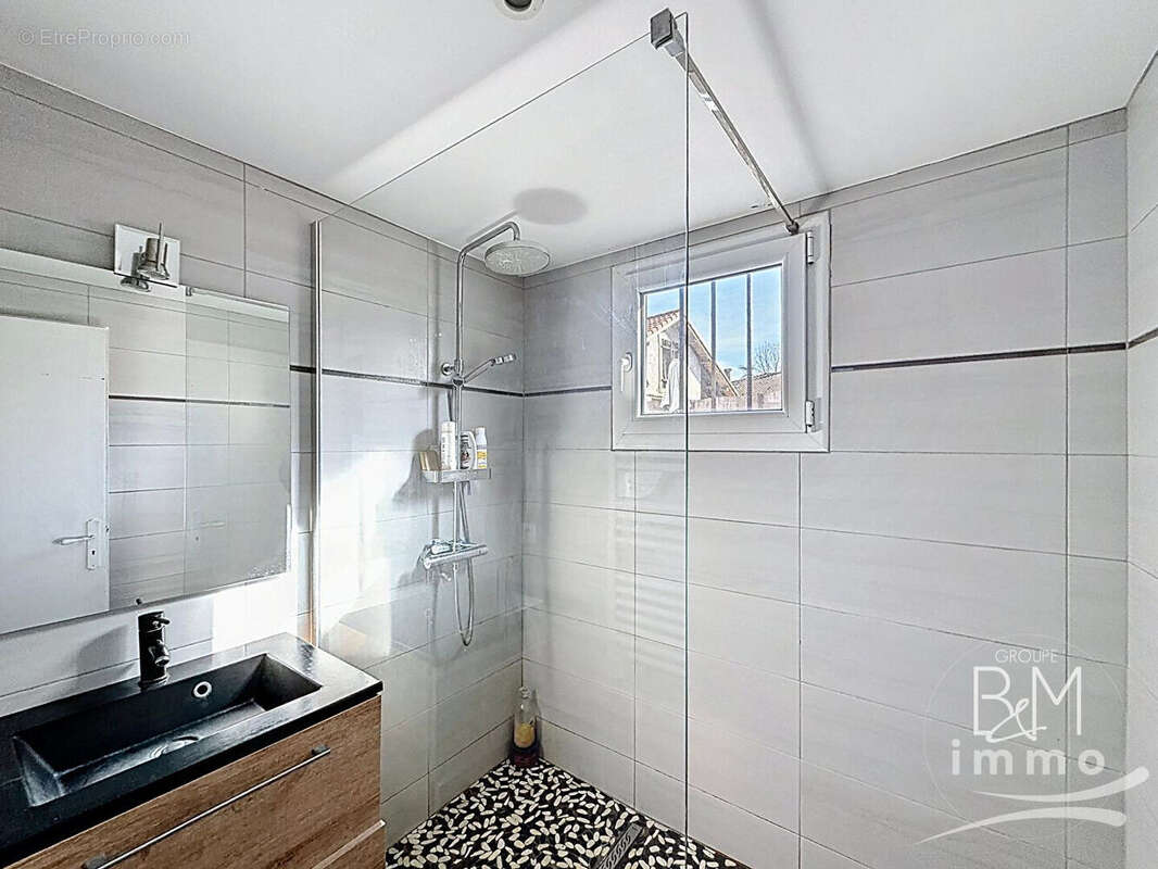Appartement à TOSSE