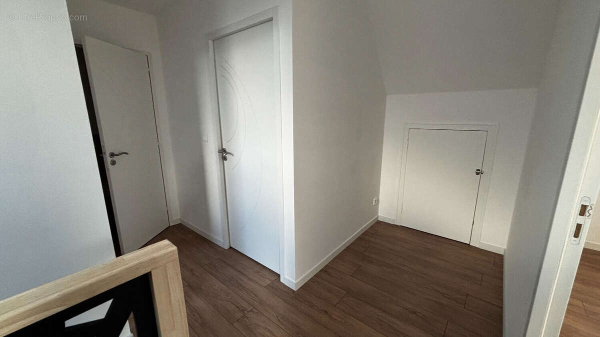 Maison à CHATEAUNEUF-DU-FAOU