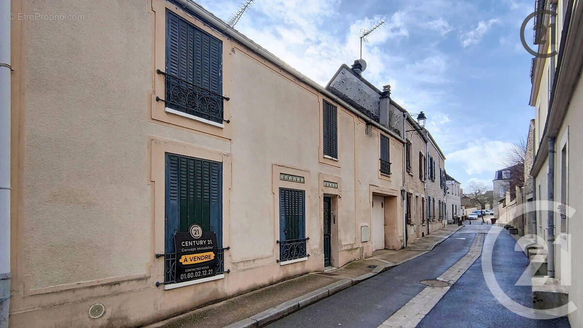 Maison à BRIE-COMTE-ROBERT