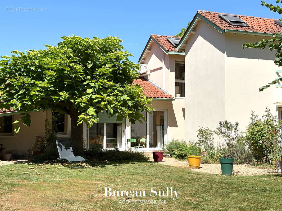 Maison à CHATILLON-SUR-CHALARONNE