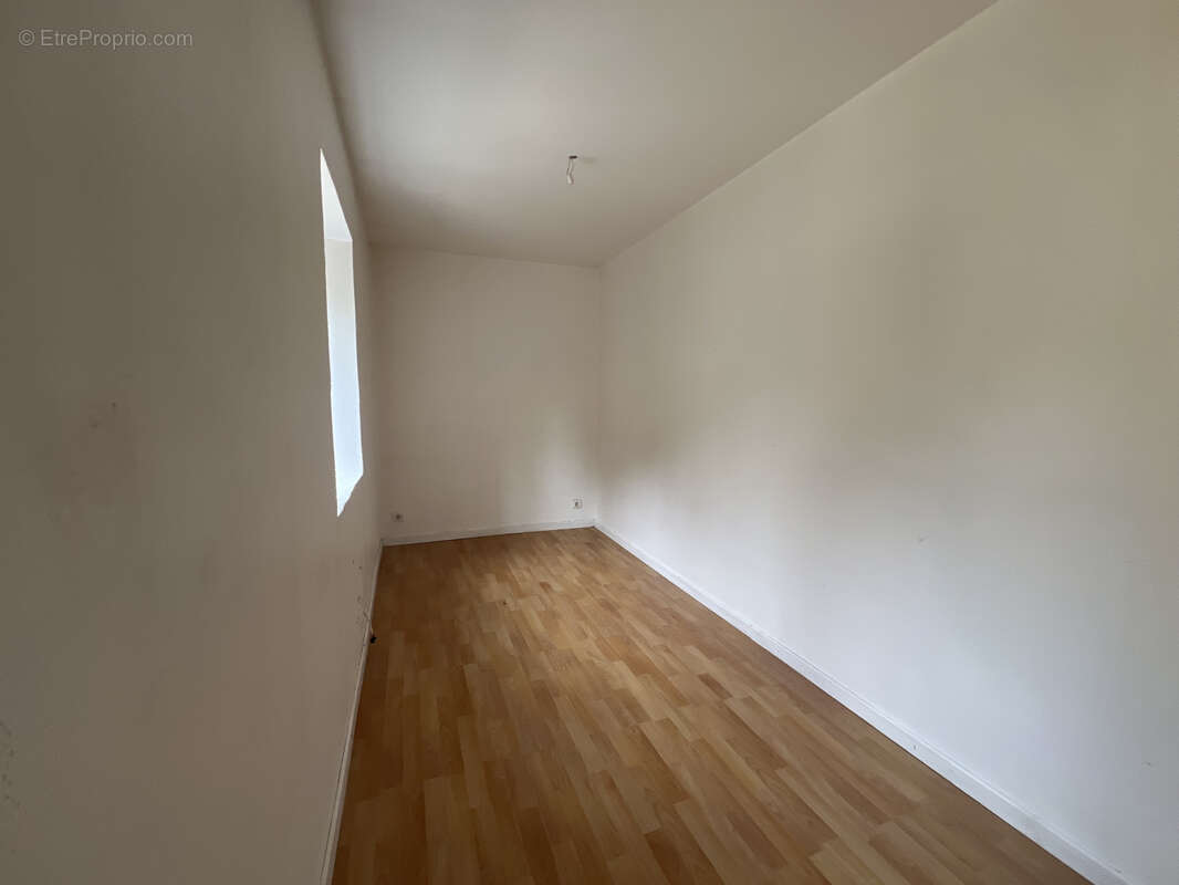 Maison à SAINT-PRIEST-LA-MARCHE