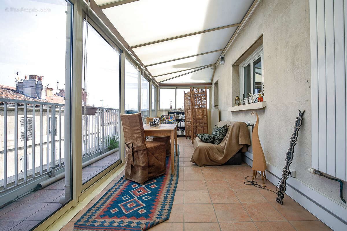 Appartement à MARSEILLE-6E