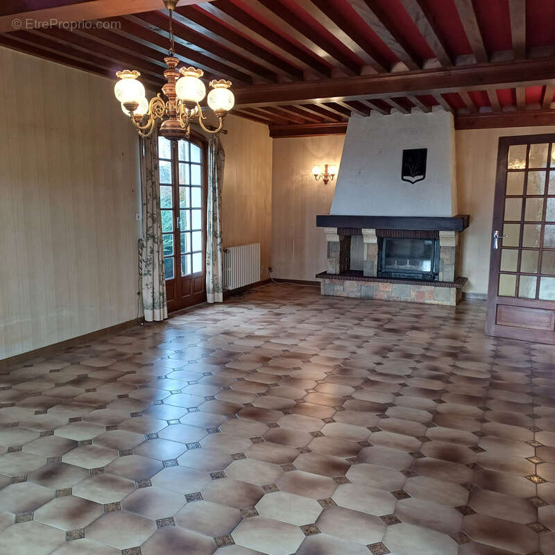 Maison à SAINT-JUST-SAINT-RAMBERT