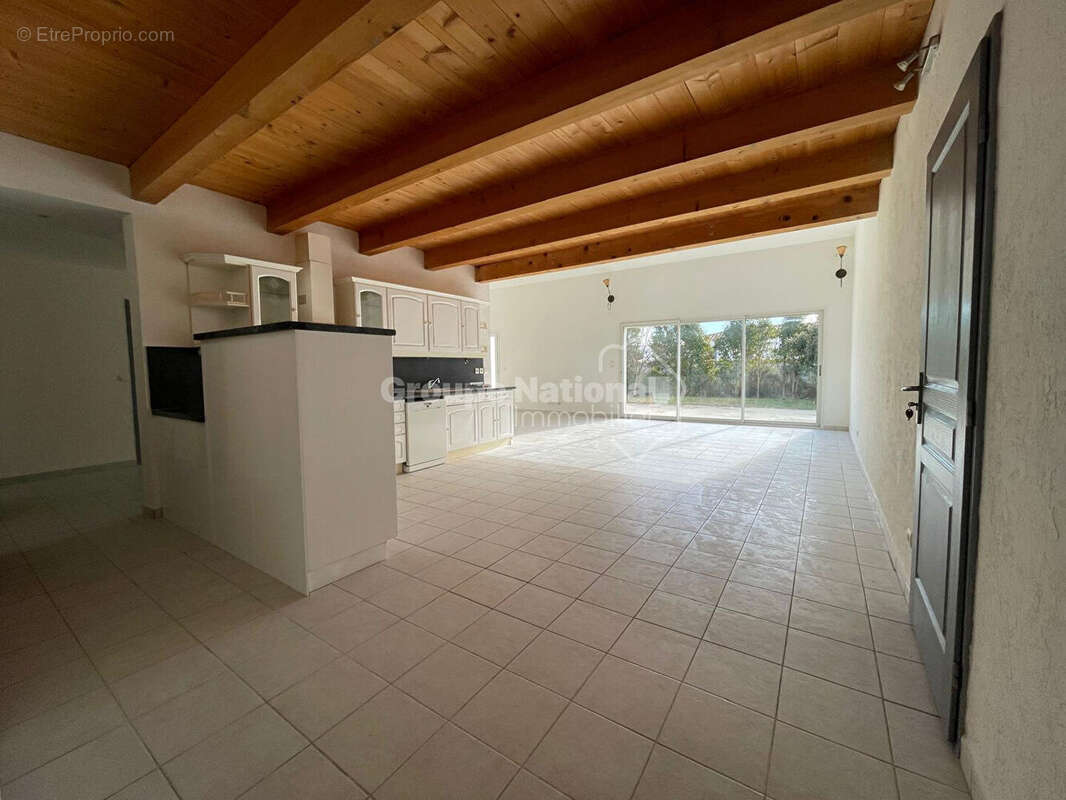 Maison à SAINT-LAURENT-D'AIGOUZE