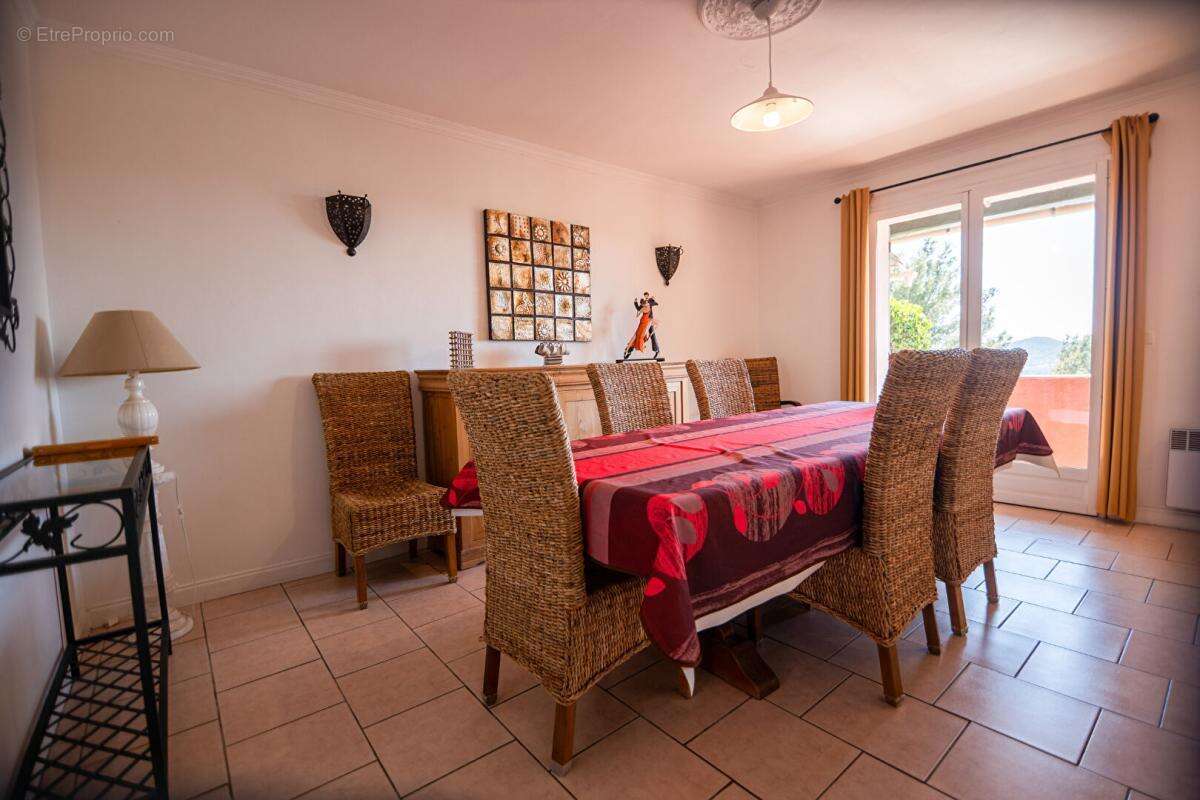 Maison à BORMES-LES-MIMOSAS