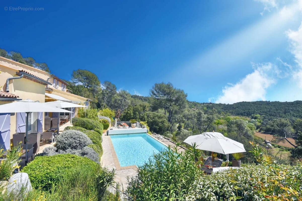 Maison à ENTRECASTEAUX