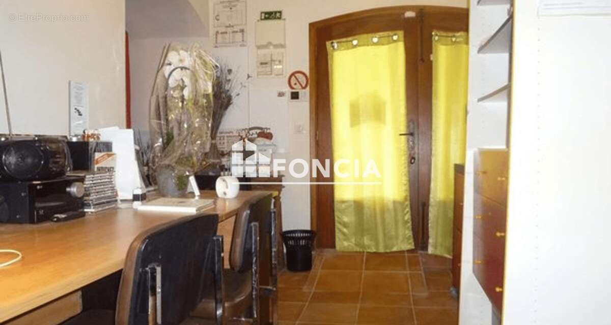 Appartement à PUGET-THENIERS