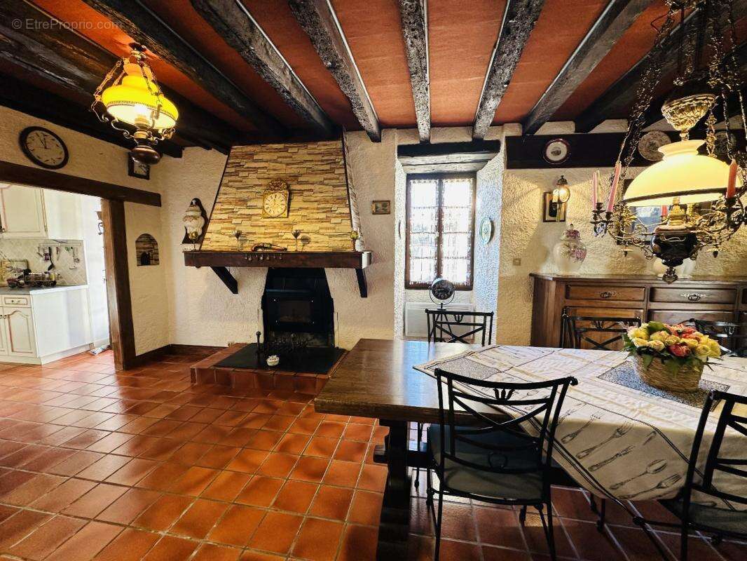 Maison à PRAT-BONREPAUX