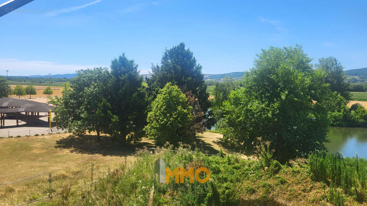 Commerce 59 m² à Amberieux  - photo 10