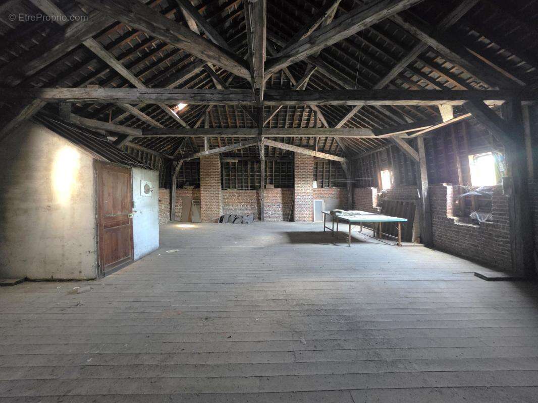 Maison de caractère 228m² avec garage et terrain clos - photo 15