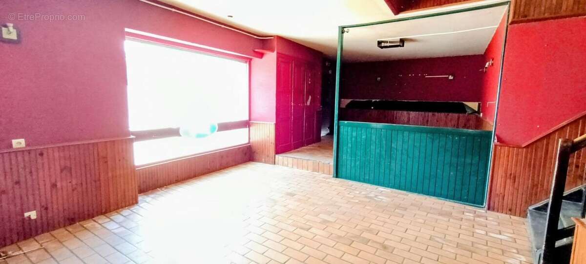 Vente des murs d'un bar en centre ville de cholet - photo 2