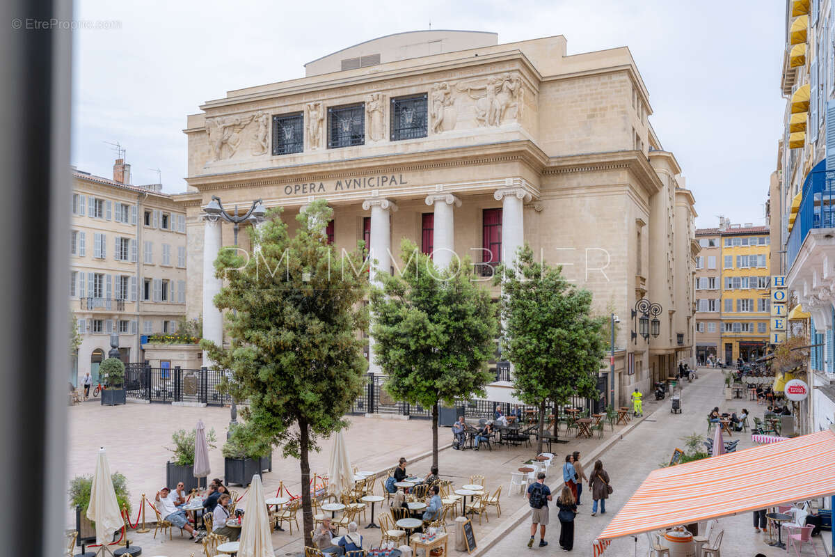Appartement à MARSEILLE-1E