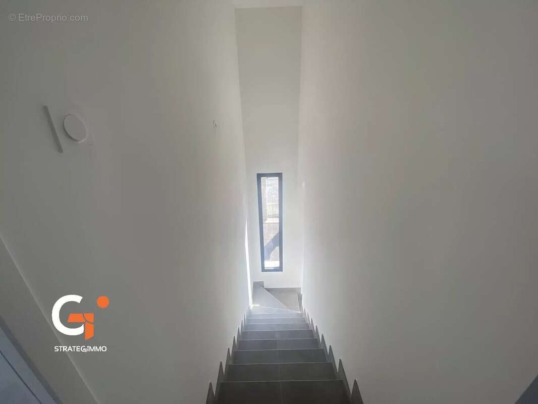 Maison à SAINT-ETIENNE-DU-ROUVRAY