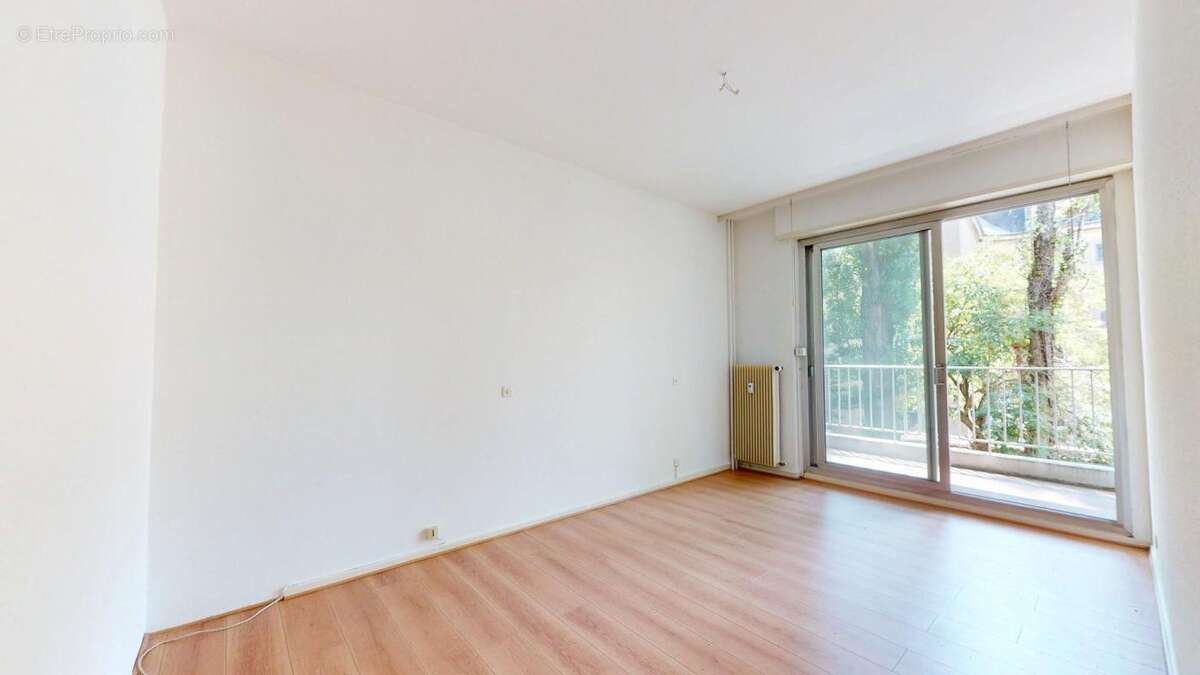 Mulhouse Parc Steinbach – Grand F2 de 70,35 m² avec ascenseur, 2 balcons et cave - photo 4