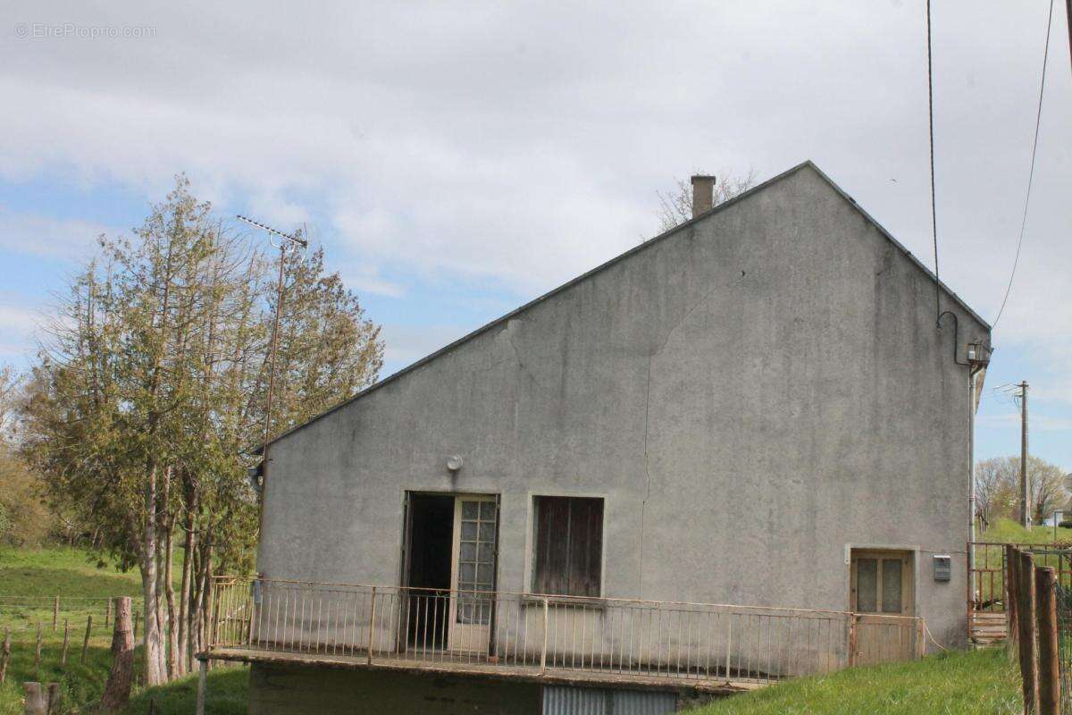 Maison100 M² à rénover+ garage+terrain - photo 12