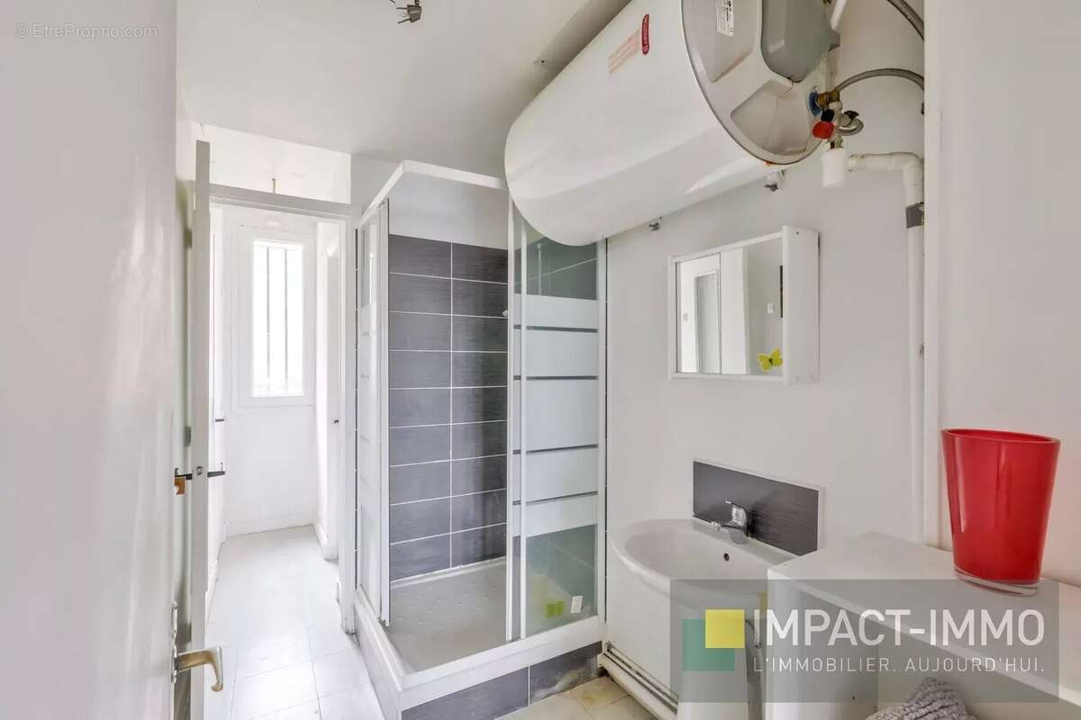 Appartement à COURBEVOIE
