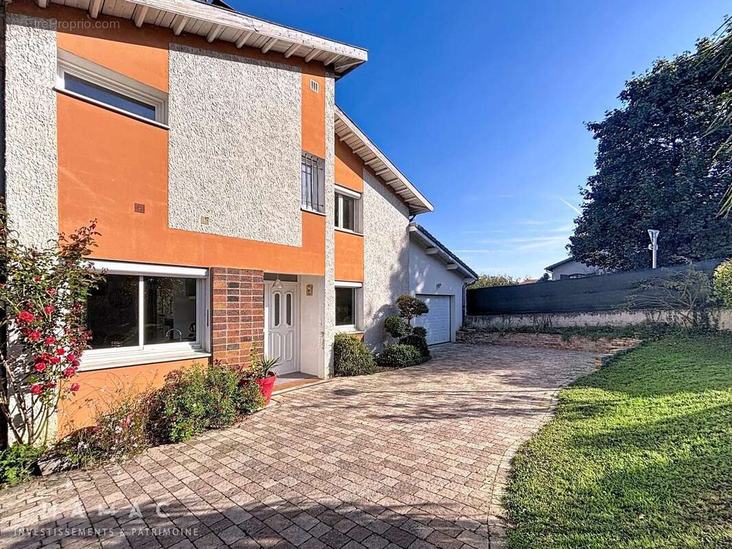 Maison à SAINTE-FOY-LES-LYON