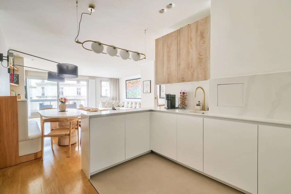 Appartement à NEUILLY-SUR-SEINE