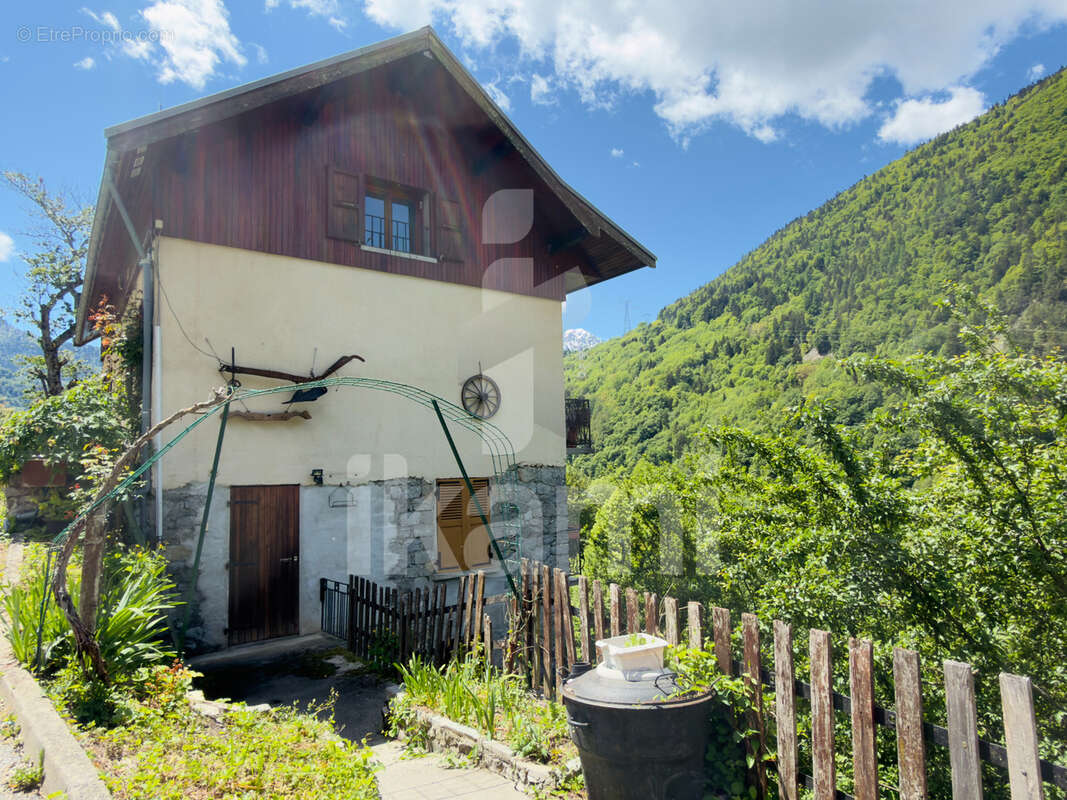 Maison à VAUJANY