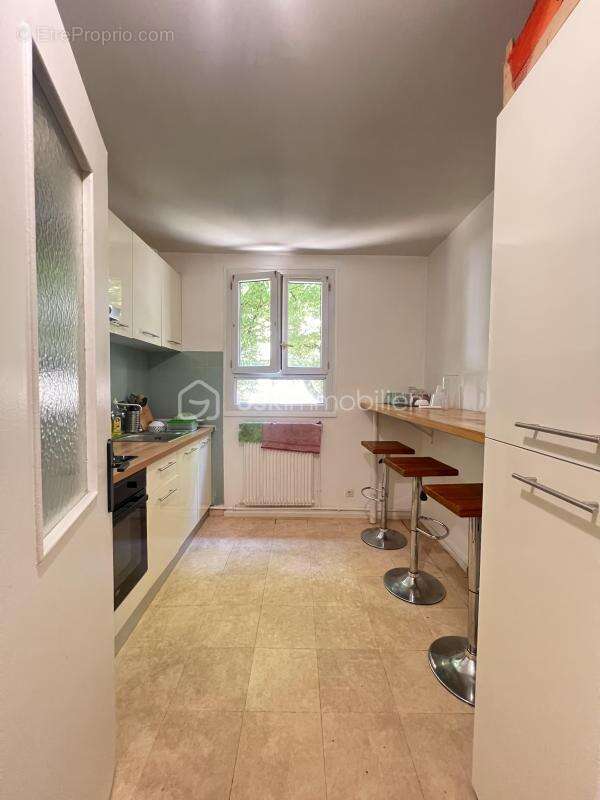 Appartement à SAINTE-GENEVIEVE-DES-BOIS