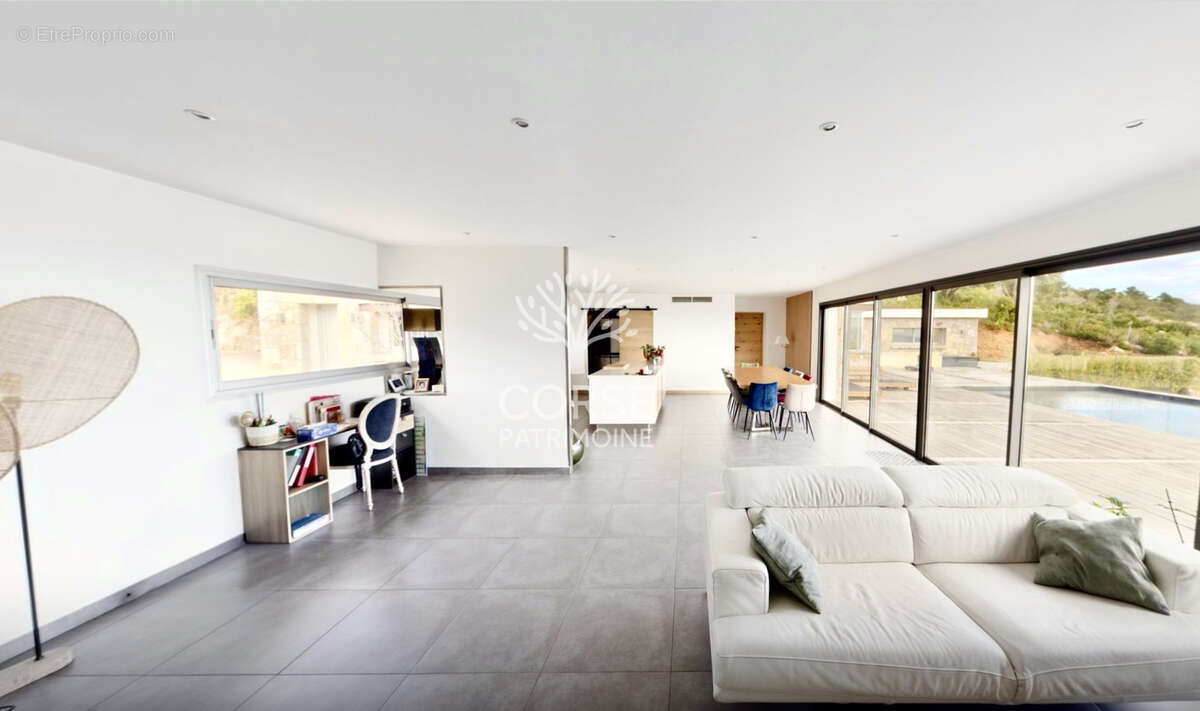 Maison à PORTO-VECCHIO