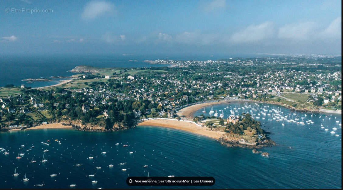 Terrain à SAINT-BRIAC-SUR-MER