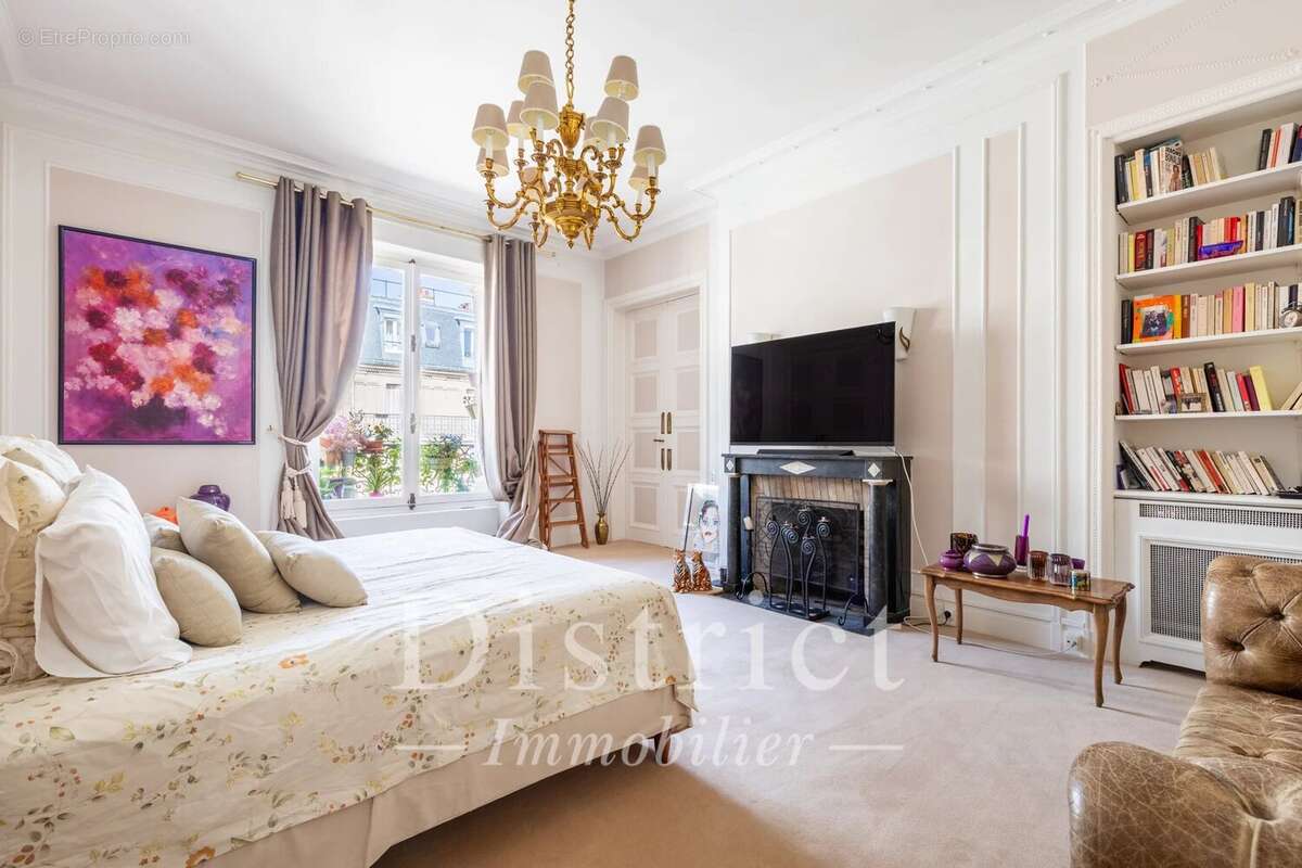 Wagram/Ampère. Appartement de réception de 373m². Très beaux volumes! - photo 7