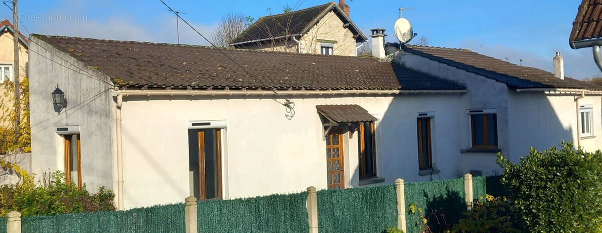 Maison à SAINT-PIERRE-LES-NEMOURS