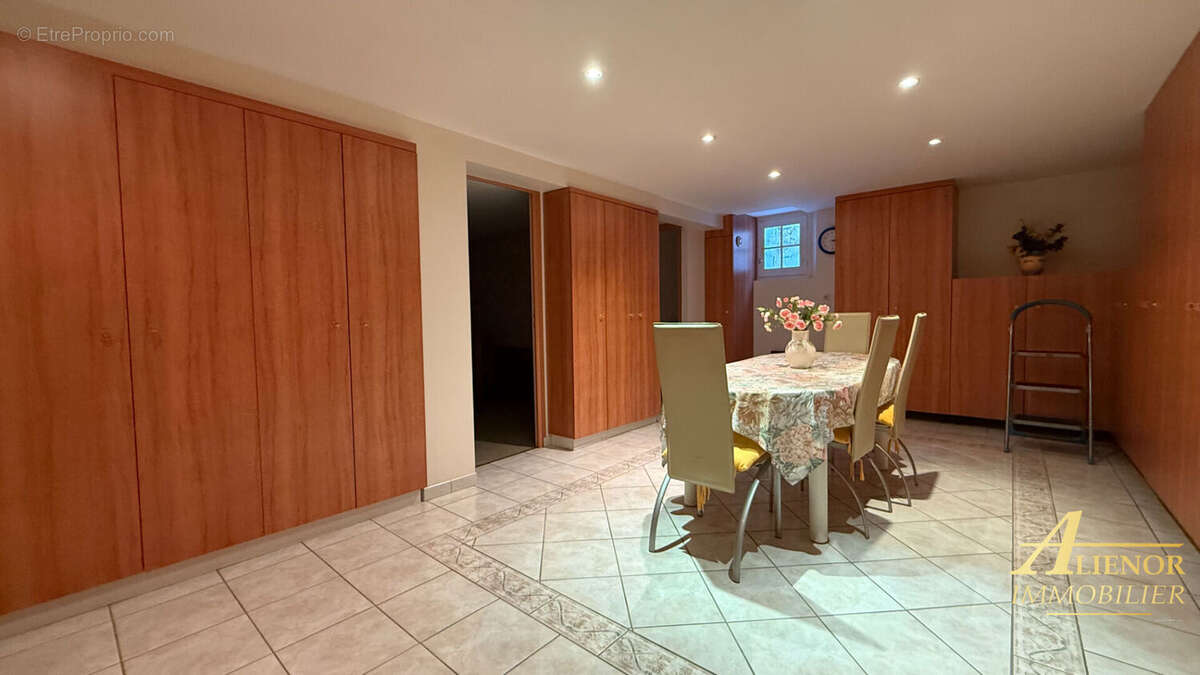 Boulazac - Maison familiale 179 m² avec jardin clos - photo 15