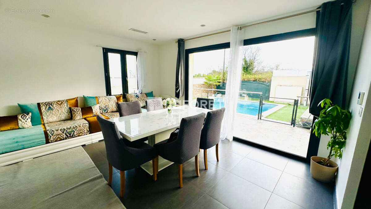 Maison à RESTINCLIERES