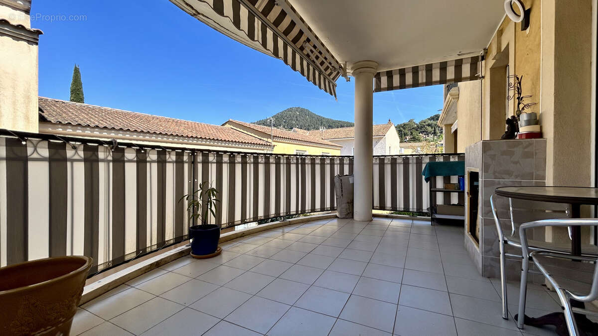 Appartement à CARQUEIRANNE