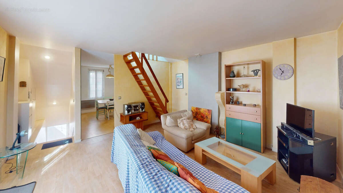 BESANÇON - QUARTIER CHAPRAIS-Duplex 3 pièces avec potentiel - photo 2