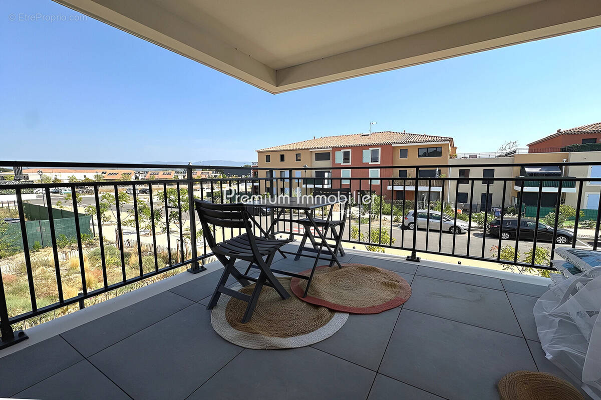 Appartement à LE PUY-SAINTE-REPARADE