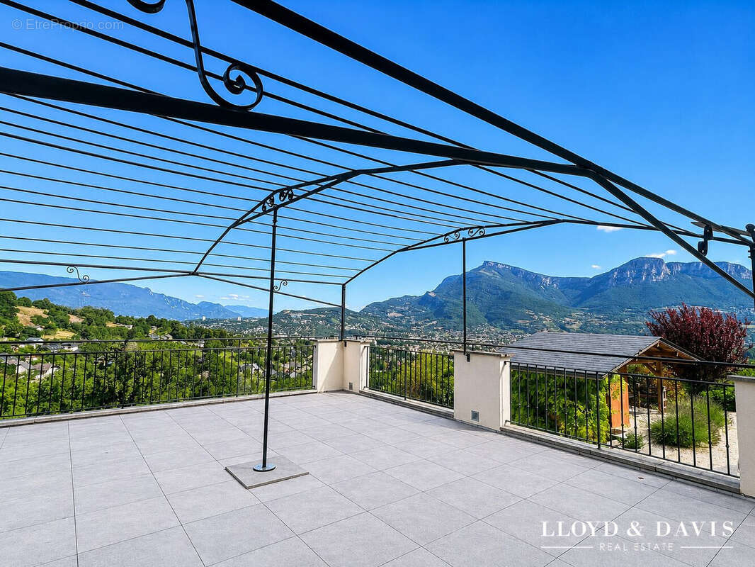 Maison 228 m² à Barberaz  - photo 6