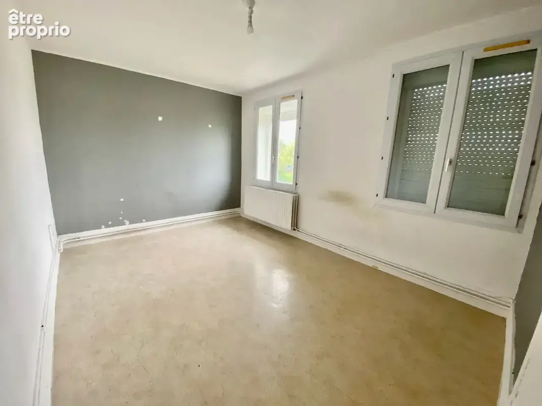Maison a renover - 3 chambres - beau potentiel - photo 9