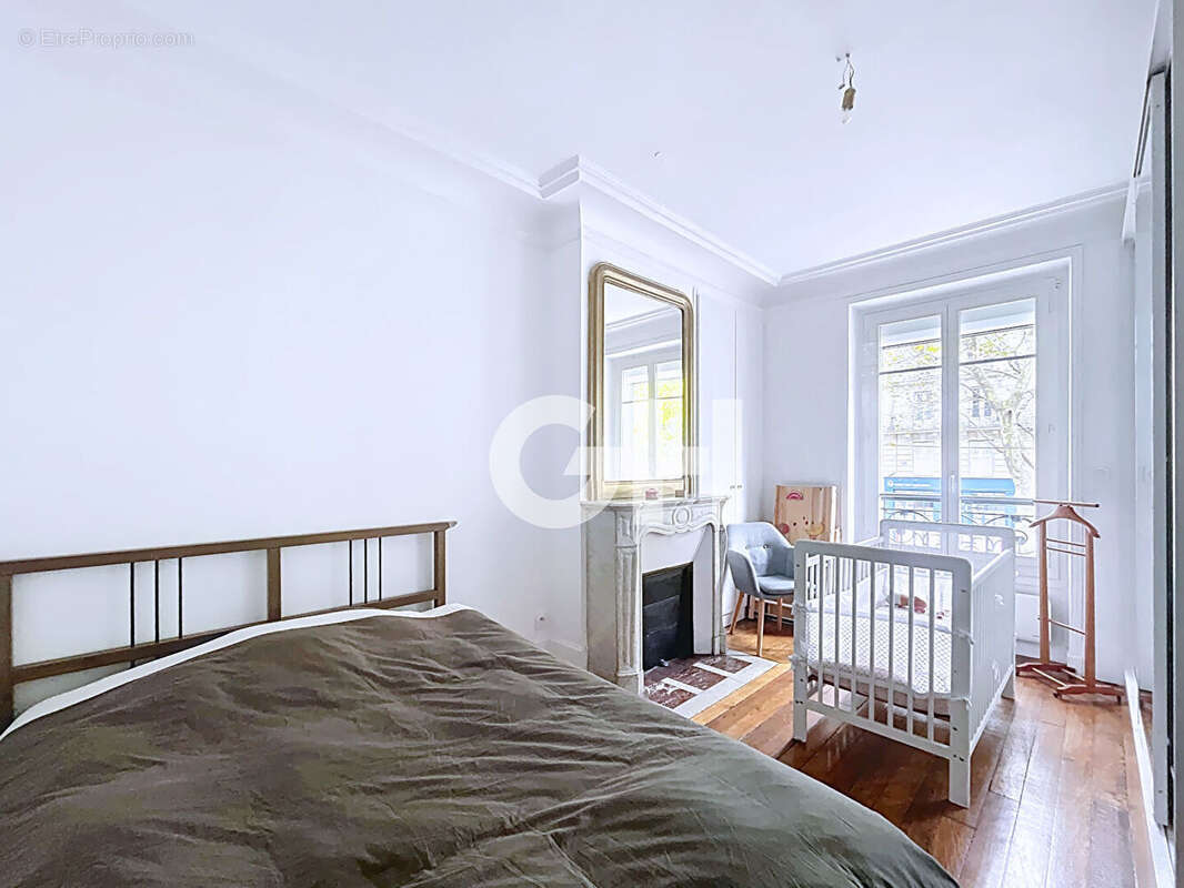Appartement à PARIS-11E