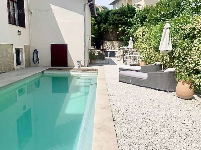 Villa Art déco au calme piscine, garage, dépendances - photo 29
