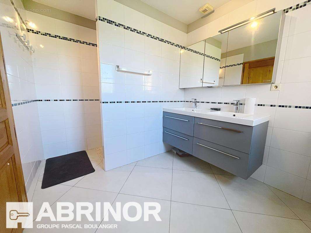 Maison à GONDECOURT