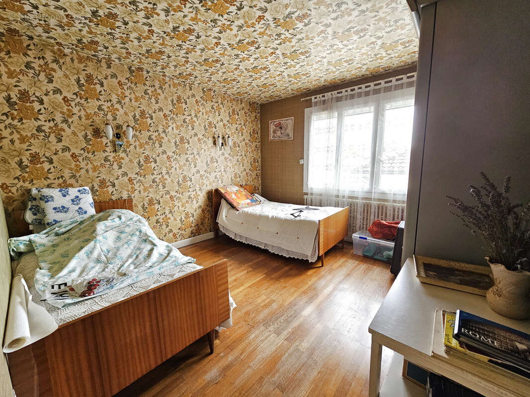 Maison à LE COTEAU