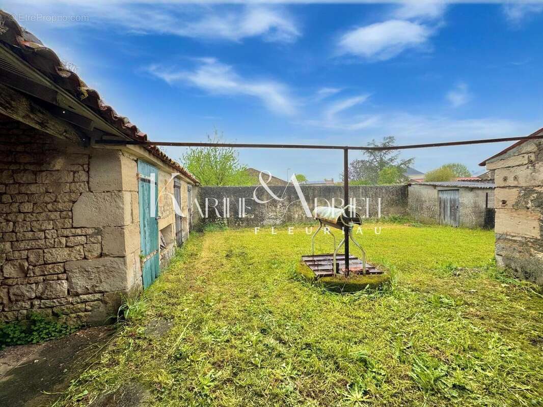 Photo 8 - Maison à SAINT-MARTIN-DE-FRAIGNEAU