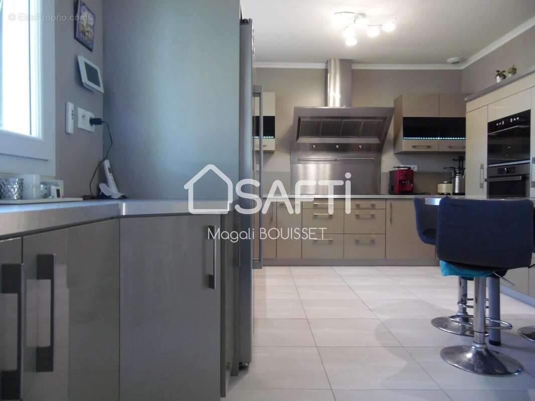 Maison 168 m² à Estancarbon  - photo 8
