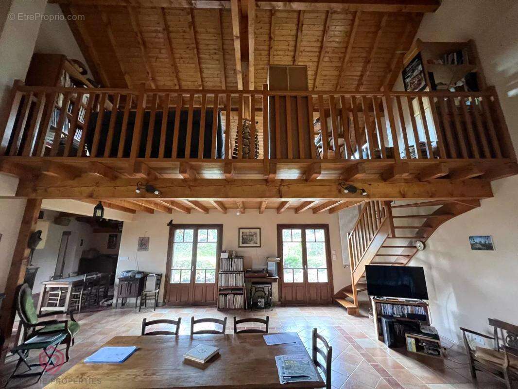 Maison à SOUEIX-ROGALLE