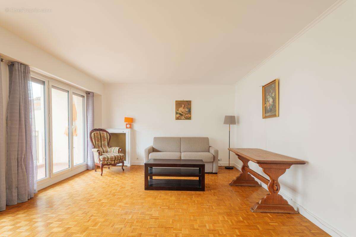 Appartement à SAINT-MAUR-DES-FOSSES
