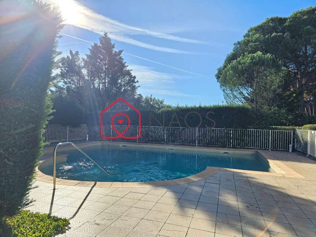 Appartement à COGOLIN