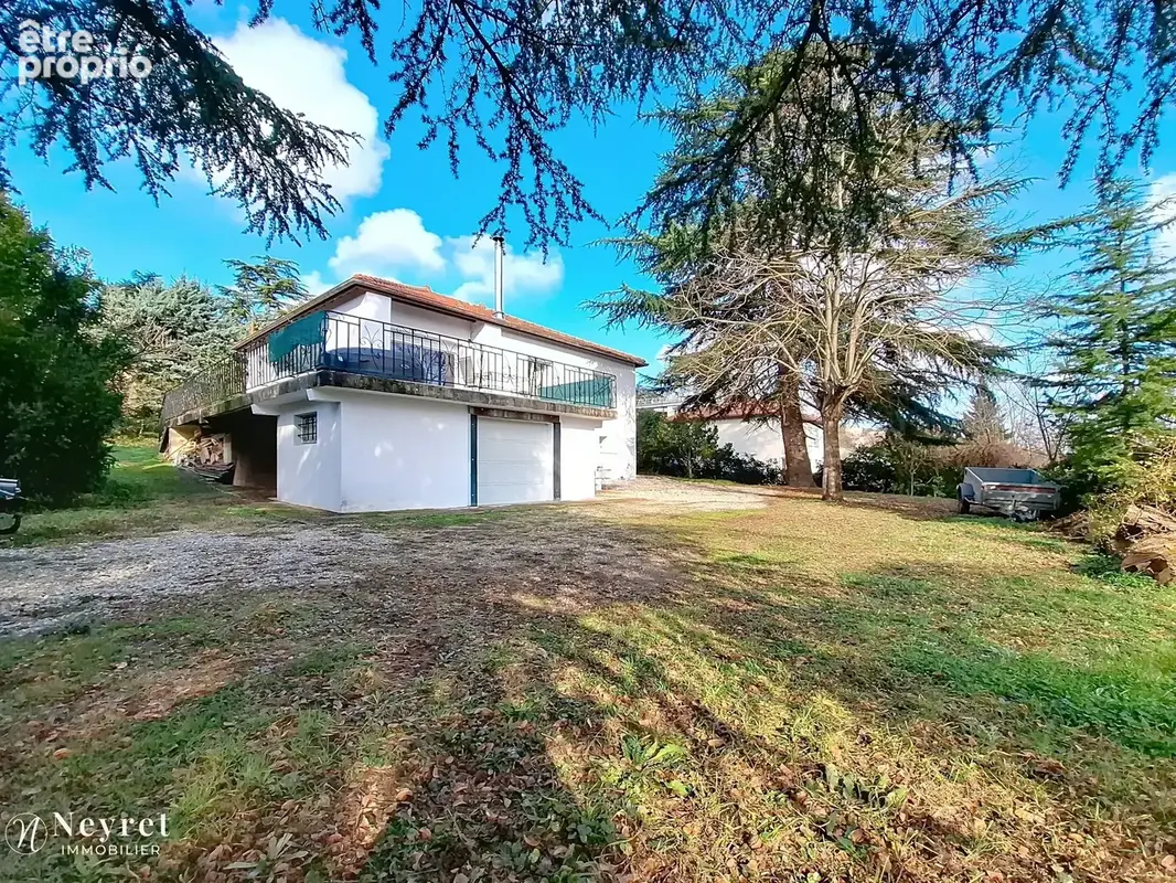 Maison individuelle totalement rénovée de 140 m2 sur 1850 m2de terrain - photo 16