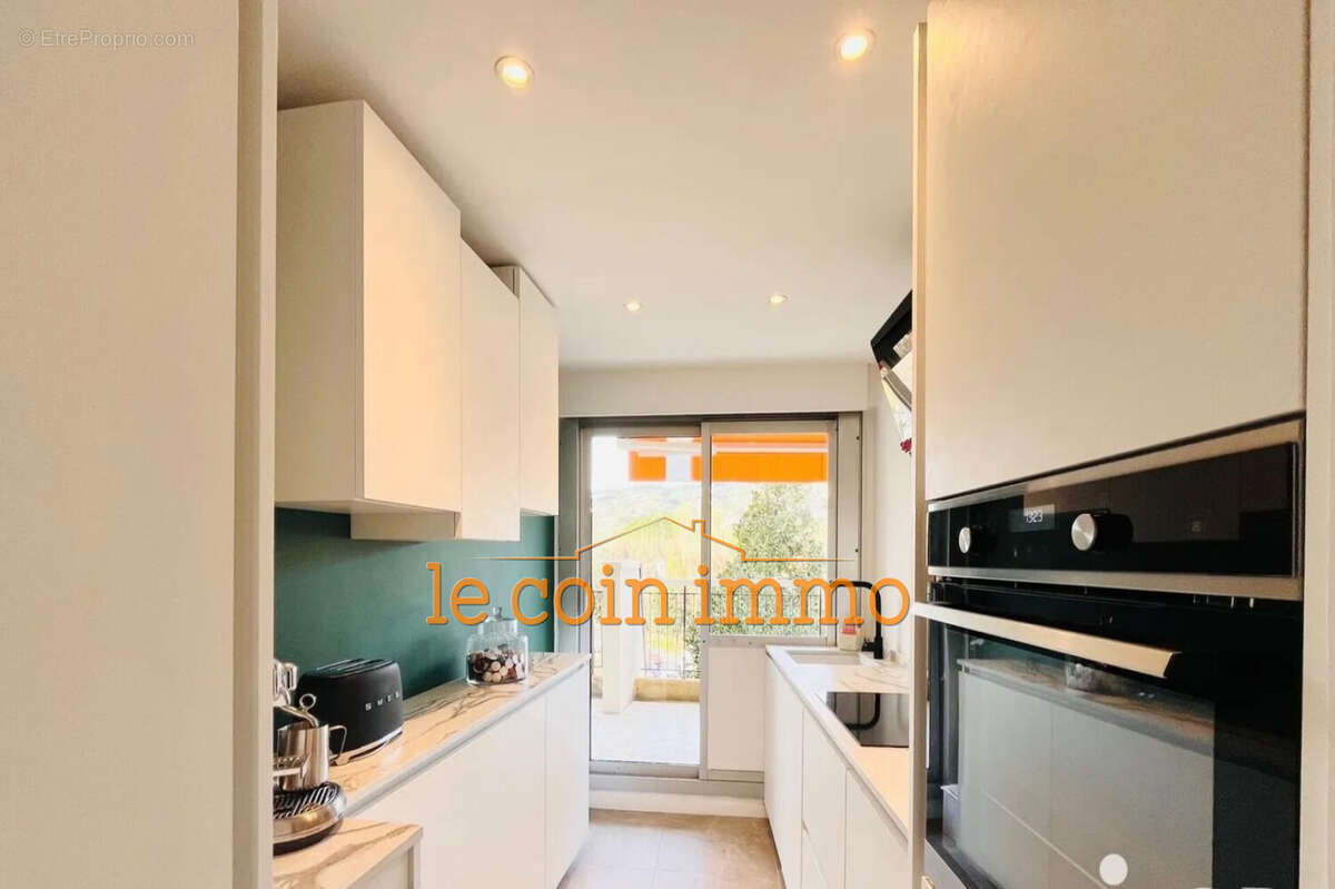 Appartement à MANDELIEU-LA-NAPOULE