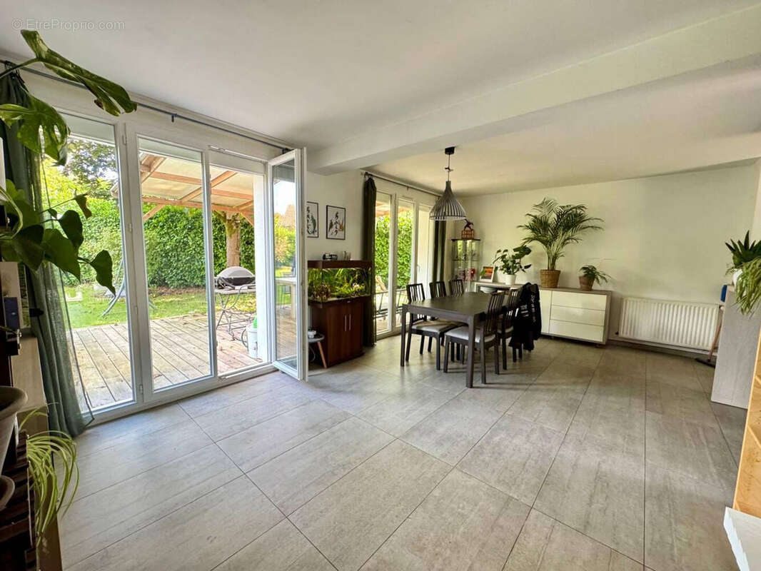 Maison à PONTAULT-COMBAULT